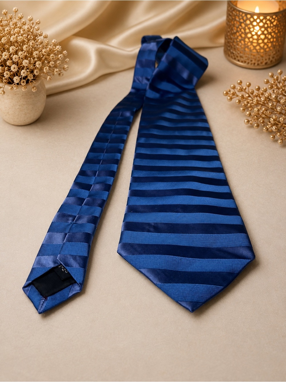 Geoffrey Beene 100% Silk Blue Striped Men’s Necktie